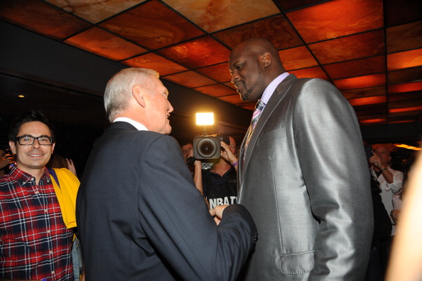 高效发挥！麦基半场11中7贡献17分5篮板（手感爆棚！麦基半场11投7中砍下17分5篮板）