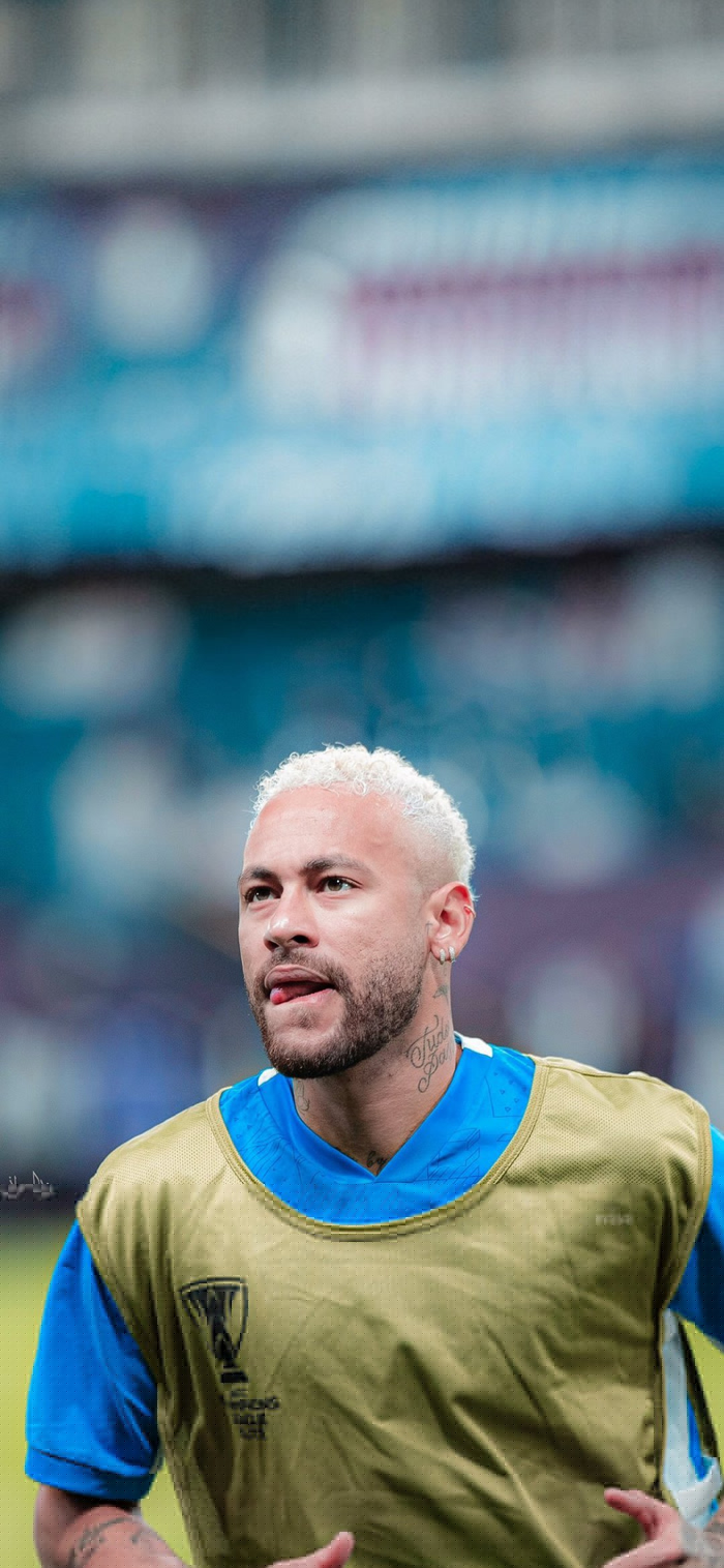 特雷·杨再创辉煌，超远三分弹无虚发（特雷·杨再度爆发，超远三分百发百中）