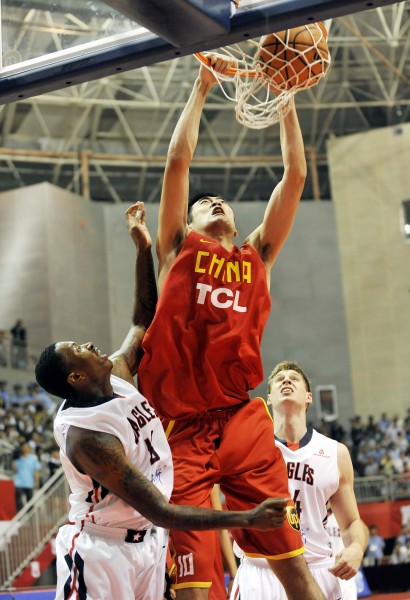 12月24日NBA看点：平安夜前夕狂欢日，14场对决来袭（12月24日NBA焦点：平安夜将至狂欢开启，14场激战一触即发）