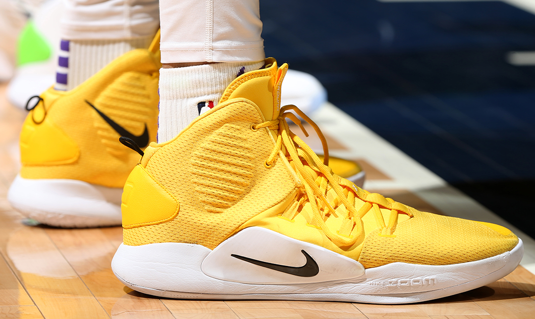 科贝电台：巴萨邀请小罗担任明日开球嘉宾，但后者不会出席（科贝电台：巴萨邀小罗任明日开球嘉宾，但他将缺席）