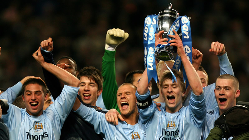 足球比赛中哪些动作最易受伤？（足球场上哪些动作最容易导致受伤？）