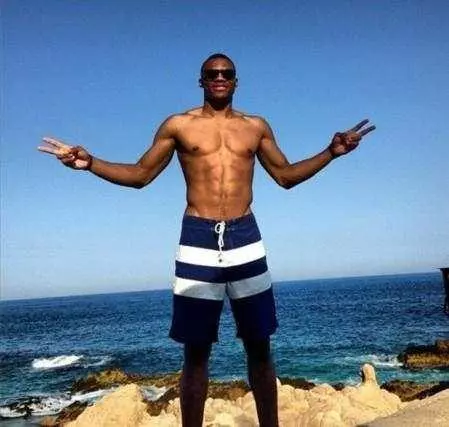 没得分正负值+17最高！瓦塞尔半场5中0仅拿1板1助（瓦塞尔半场5投0中仅1板1助，零分却以+17正负值全场第一）