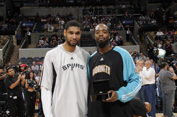 太阳报：麦克托米奈领意甲最佳球员奖，被女友透视着装抢风头（太阳报：麦克托米奈加冕意甲最佳，女友透视造型抢尽风头）