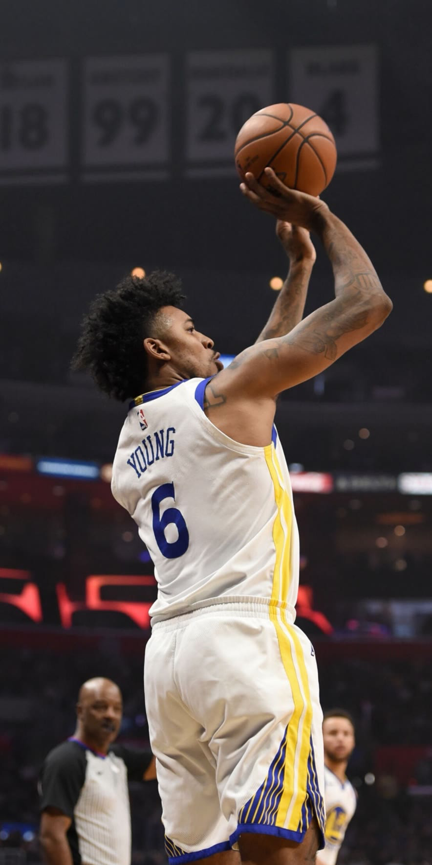 火力拉满！阿夫迪亚&夏普合砍17分，开拓者三节反超比分（状态火热！阿夫迪亚、夏普合得17分，开拓者三节实现反超）