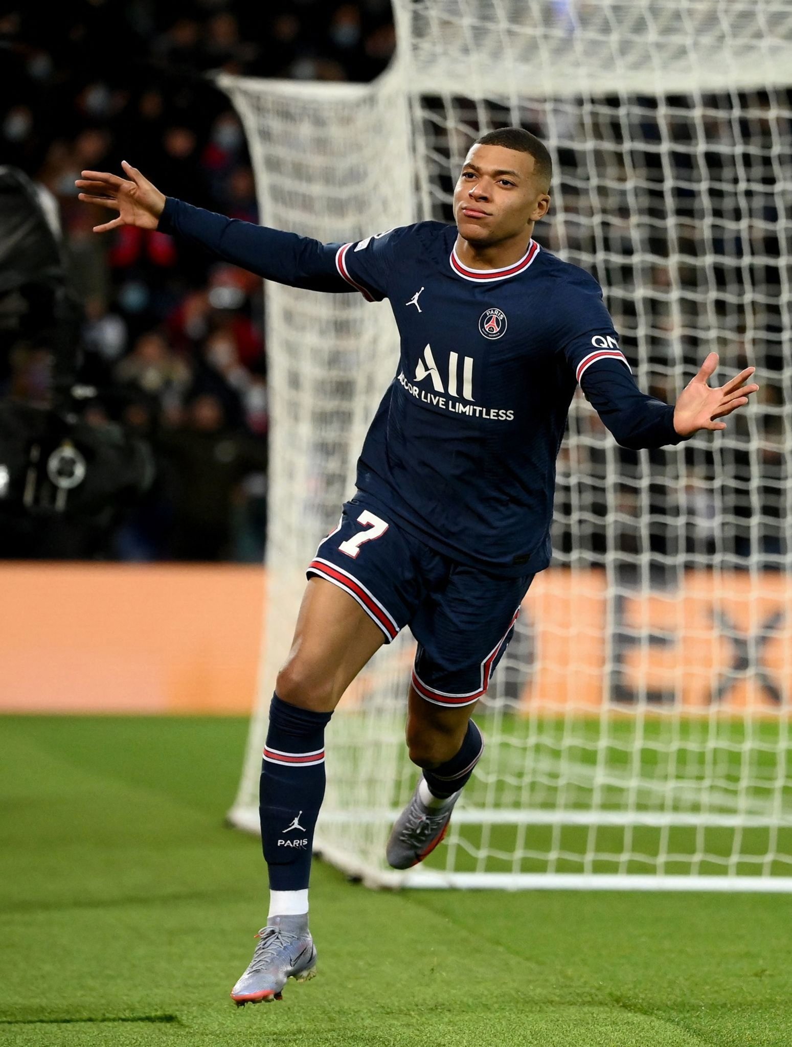 迪马：麦肯尼、孔塞桑和卡瓦尔单独训练，热格罗瓦可能出战（迪马：麦肯尼、孔塞桑与卡瓦尔进行个人训练，热格罗瓦有望出场）