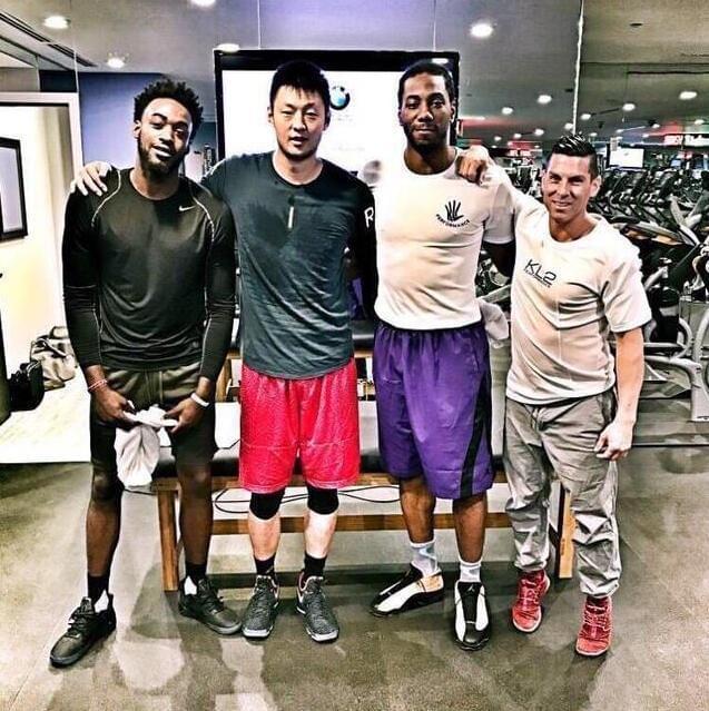 赫内斯：明年目标是德甲冠军；已准备庆祝活动？我们不想傲慢（赫内斯：明年剑指德甲冠军；被问庆祝是否已准备——不，我们不想显得傲慢）