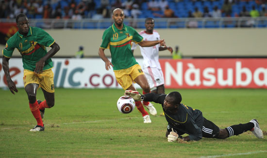 欧联前瞻：波尔图防守出色，马尔默久疏战阵状态难以保证（欧联前瞻：波尔图后防稳健，马尔默久未比赛状态成疑）