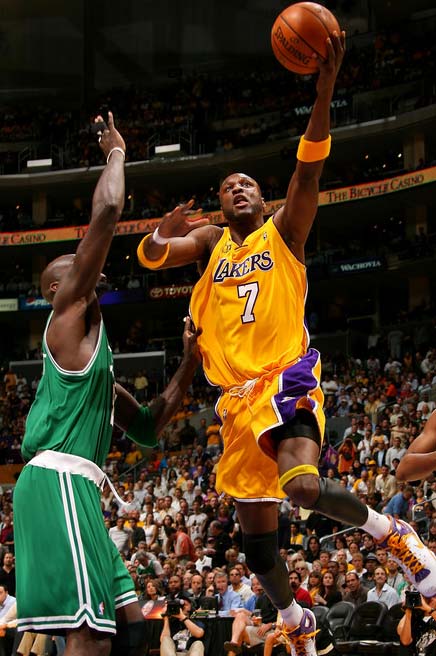 法国客场3-1逆转阿塞拜疆，马特塔、阿克利乌什破门，古斯托两助攻（法国客战阿塞拜疆3-1上演逆转：马特塔、阿克利乌什建功，古斯托双助攻）