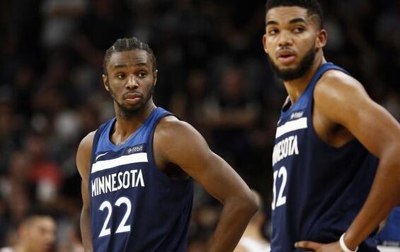 洲际杯前瞻：蓝十字防守存在漏洞，弗拉门戈士气正旺力争晋级（洲际杯展望：蓝十字后防隐患凸显，气势正盛的弗拉门戈剑指晋级）