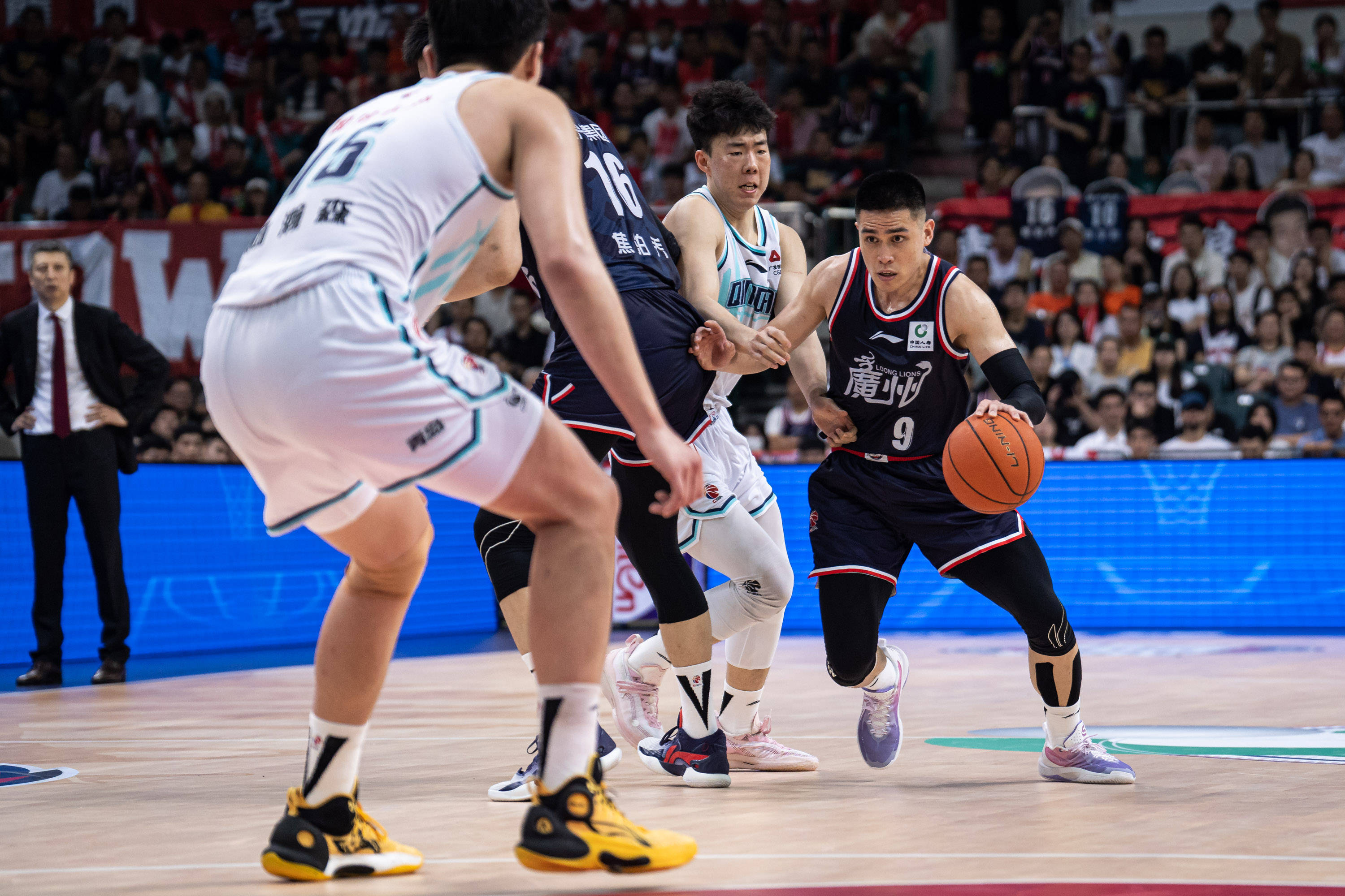 韦世豪：踢联赛就是为了亚冠，希望提升中超球队在亚冠的成绩（韦世豪：联赛为亚冠而战，盼助中超球队提升亚冠战绩）