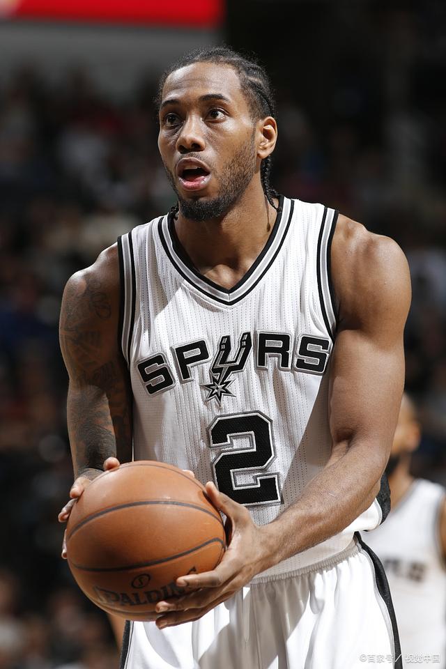 37岁的威少又背锅？1数据联盟第一也不行 2短板让国王头疼（37岁威少再成背锅侠？一项联盟第一仍无济于事，双短板令国王头疼）