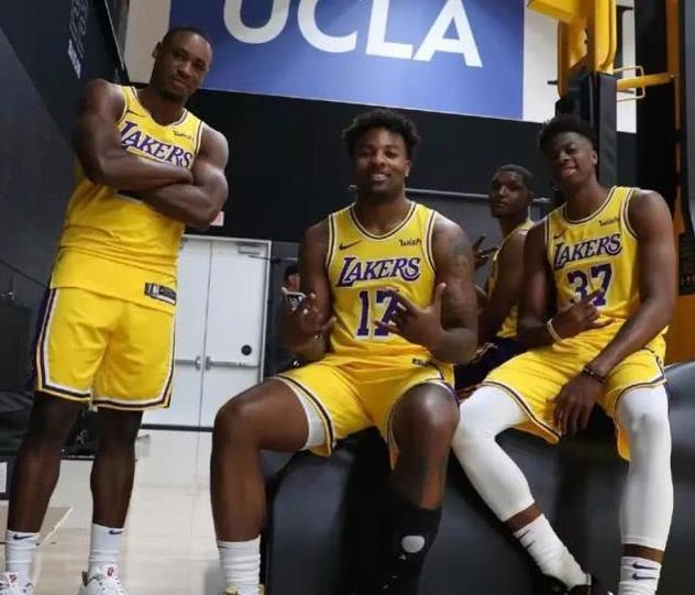 记者：拉什福德请假是个人原因并未受伤，明日就能回归训练（记者：拉什福德因个人事务请假并无伤情，明日即可归队训练）