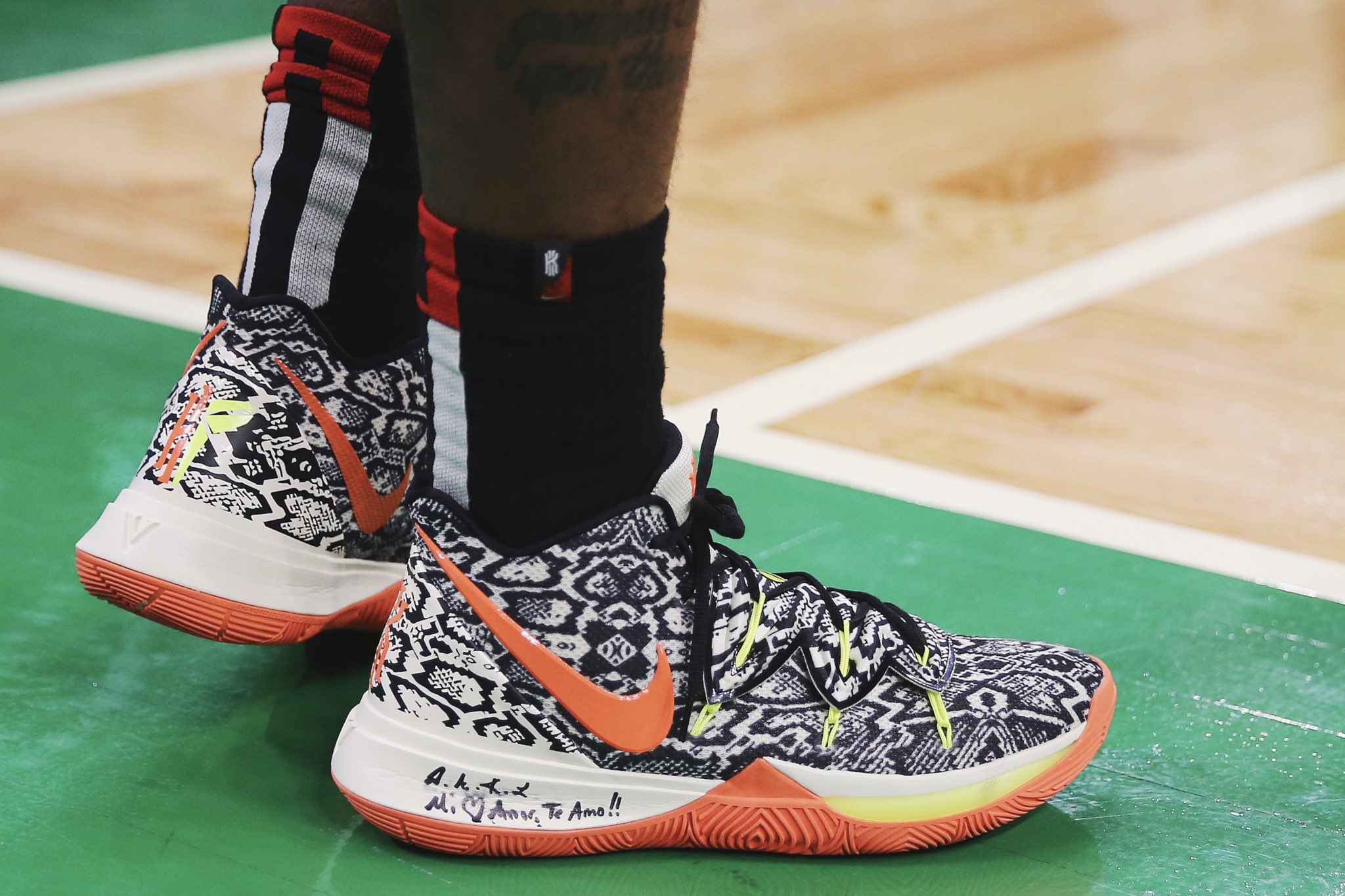 尴尬！松岛辉空效仿王楚钦，倒地爆冲失败，专属王之爆冲（尴尬一幕：松岛辉空模仿王楚钦“王之爆冲”倒地失败，这动作果然是专属）