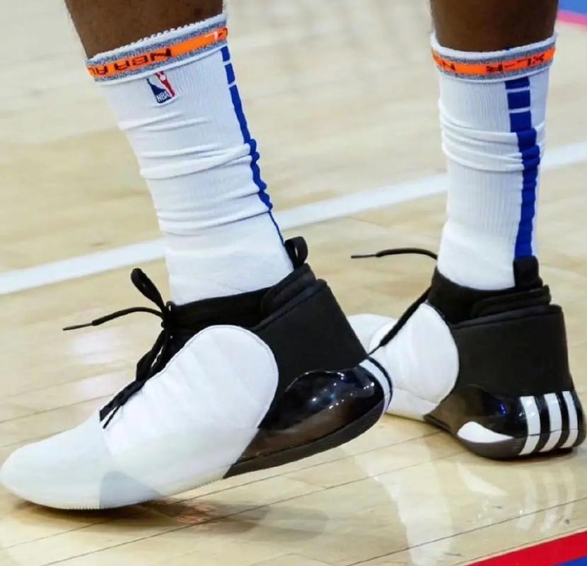 3-0横扫！英超争冠形势大变，曼城豪取3连胜，只落后阿森纳2分（3-0大胜！英超争冠格局生变，曼城豪取三连胜，距阿森纳仅差2分）