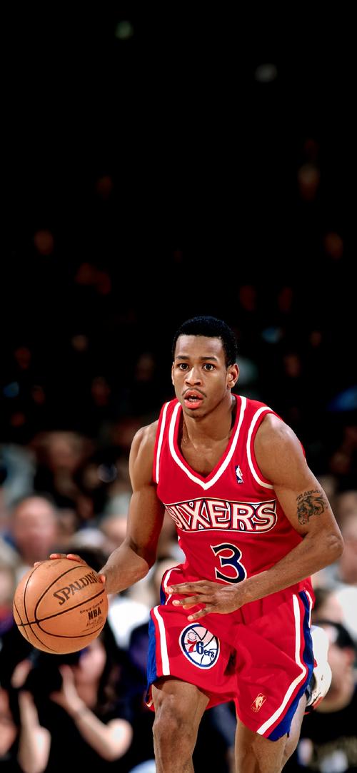 进攻表演！三球半场轰7记三分球砍下21分1板8助1断（火力全开！三球半场狂飙7记三分，砍下21分1板8助1断）