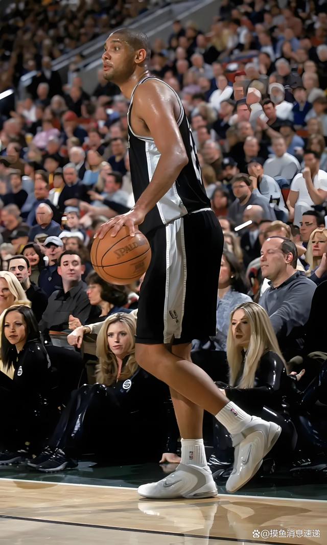 刚复出不久又伤退，伊斯科与队友阿姆拉巴特相撞后被换下（复出未久再度伤退，伊斯科与队友阿姆拉巴特相撞后被换下）