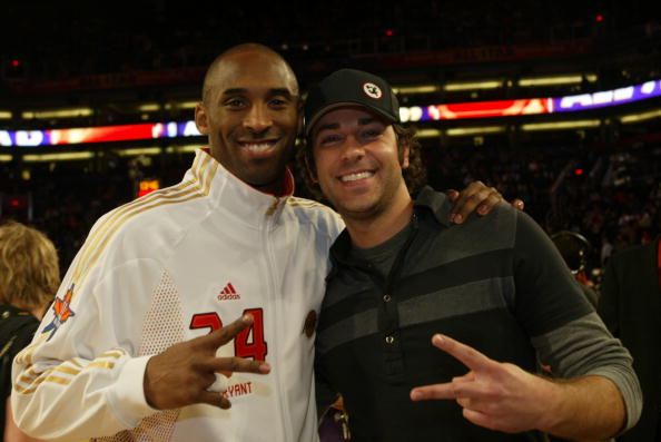 欧冠积分榜分析：小组晋级形势紧张,（欧冠积分榜解读：小组出线形势吃紧）