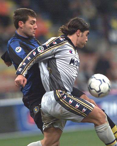 意媒：安古伊萨在喀麦隆国家队中遭遇肌肉受伤（意媒：安古伊萨随喀麦隆队期间肌肉受伤）